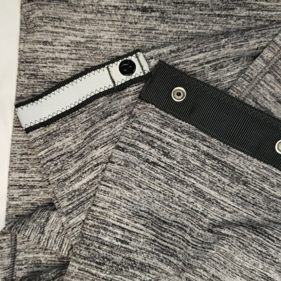 Lululemon Vinyasa Scarf - Picture 6 of 7